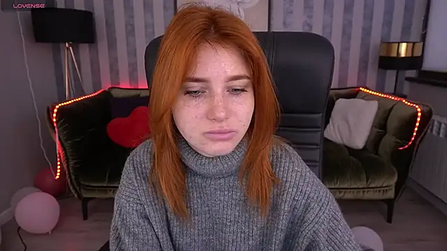 Snapshot of EmilyFoxxi chatting on 03.12.25 EmilyFoxxi online show from 03.12.25