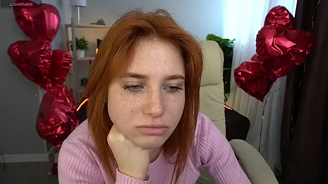 Snapshot of EmilyFoxxi chatting on 03.15.25 EmilyFoxxi online show from 03.15.25
