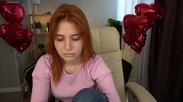 Snapshot of EmilyFoxxi chatting on 03.15.25 EmilyFoxxi online show from 03.15.25