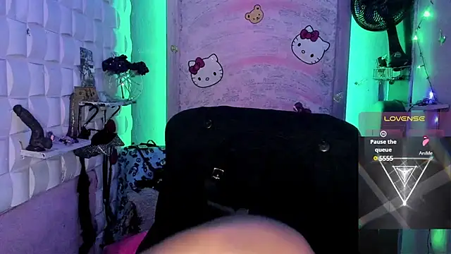 Snapshot of tsviolett chatting on 02.21.25 tsviolett online show from 02.21.25