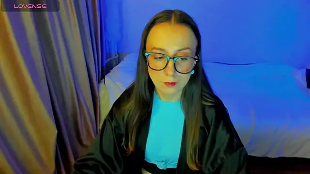 CurlySteph online show from 03.04.26