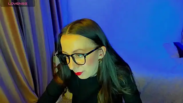 CurlySteph online show from 03.05.26