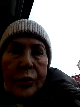 Snapshot of Hottie-Mom chatting on 02.12.26 Hottie-Mom online show from 02.12.26