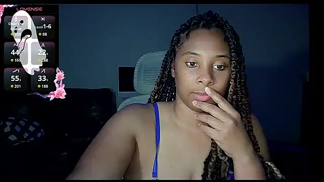 Snapshot of sassyslayz chatting on 10.20.25 sassyslayz online show from 10.20.25