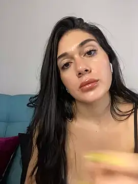 LaanaCooper online show from 03.03.25