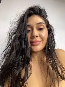 LaanaCooper online show from 03.05.25