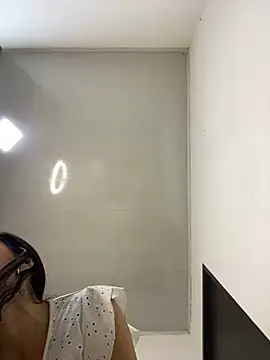 LaanaCooper online show from 03.06.25