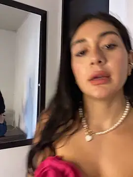 LaanaCooper online show from 03.12.25