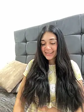 LaanaCooper online show from 09.25.25