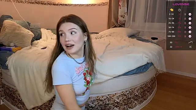 Snapshot of hedgec0cks chatting on 10.18.25 hedgec0cks online show from 10.18.25