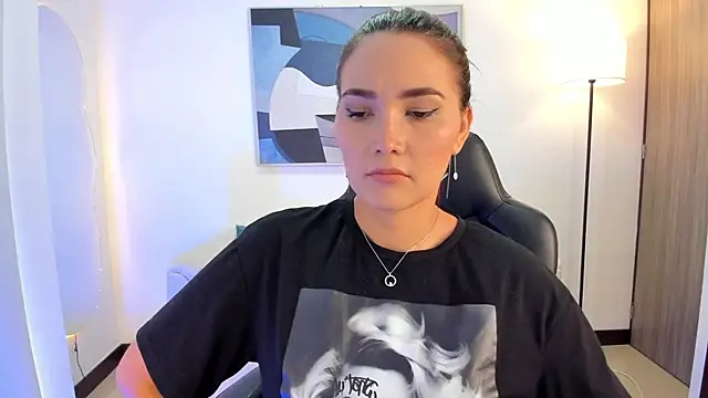 Snapshot of SaraParker_ chatting on 10.31.25 SaraParker online show from 10.31.25