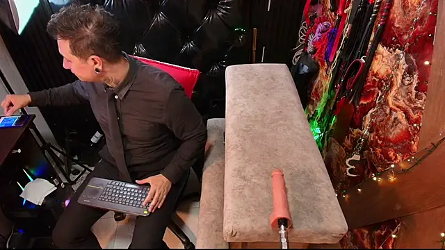 boy n girl online show from 04.11.26