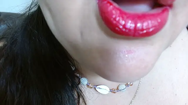 Kerly Doll online show from 12.17.25