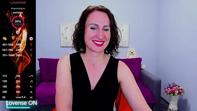 Nia Smithh online show from 10.14.25