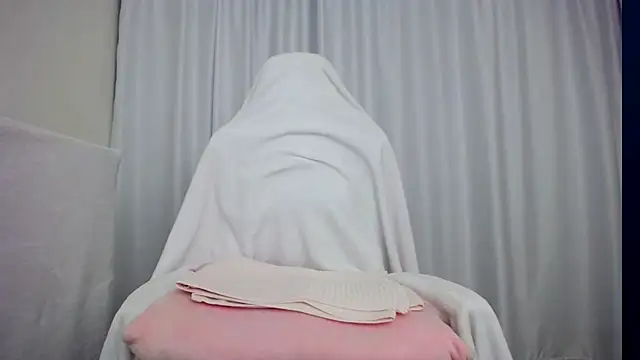 Snapshot of faceless_ chatting on 09.24.25 faceless online show from 09.24.25