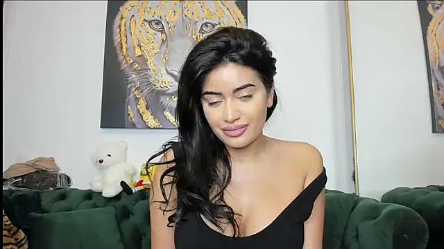 Snapshot of AnnaKarin chatting on 02.24.25 AnnaKarin online show from 02.24.25