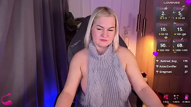 Snapshot of YolandaKiss chatting on 02.06.25 YolandaKiss online show from 02.06.25