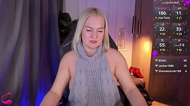 Snapshot of YolandaKiss chatting on 02.20.25 YolandaKiss online show from 02.20.25