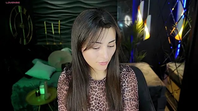 Snapshot of KylieMellow chatting on 01.05.25 KylieMellow online show from 01.05.25
