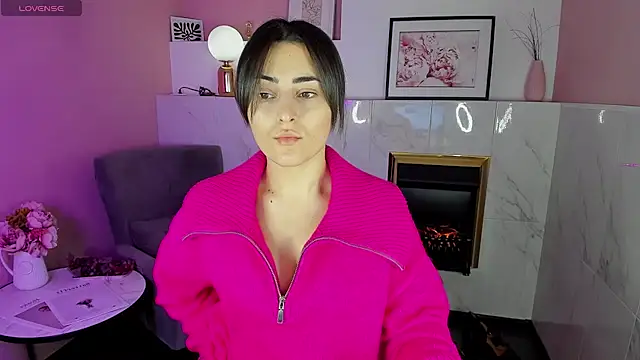 Snapshot of KylieMellow chatting on 02.04.25 KylieMellow online show from 02.04.25
