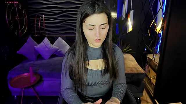 Snapshot of KylieMellow chatting on 02.23.25 KylieMellow online show from 02.23.25
