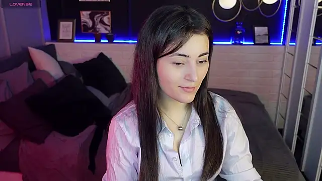 Snapshot of KylieMellow chatting on 02.28.25 KylieMellow online show from 02.28.25