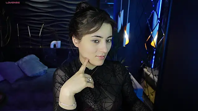 Snapshot of KylieMellow chatting on 03.15.25 KylieMellow online show from 03.15.25