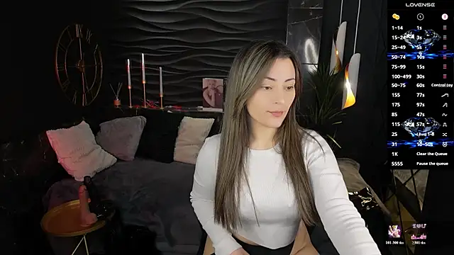 Snapshot of KylieMellow chatting on 04.27.26 KylieMellow online show from 04.27.26