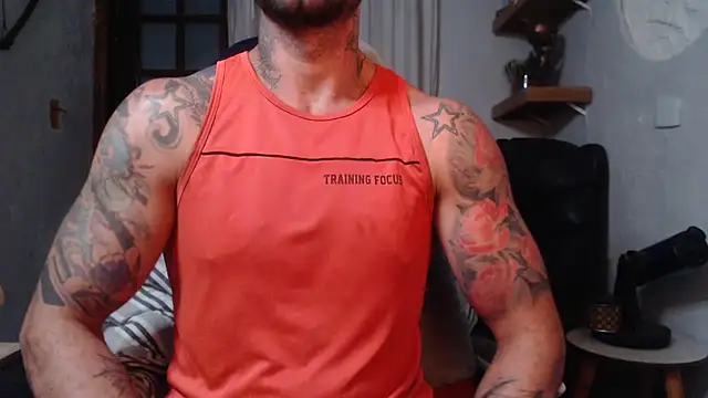 Snapshot of BarucRj chatting on 10.24.25 BarucRj online show from 10.24.25