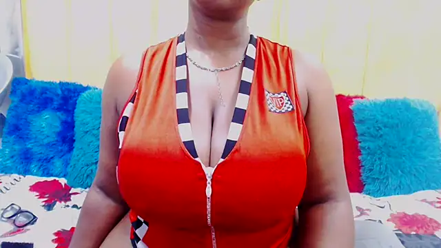 Bustydiva88 online show from 12.15.24