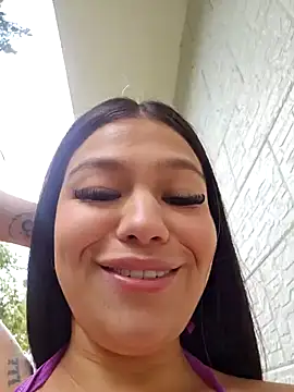 Alyshanon18 online show from 12.15.24