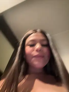 Alyshanon18 online show from 03.23.25