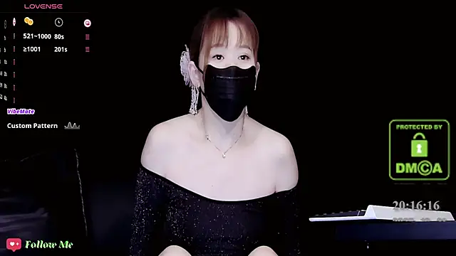 Snapshot of melia_Z chatting on 10.21.25 melia Z online show from 10.21.25