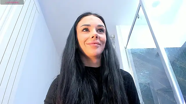 Snapshot of realhotfallingdevil chatting on 09.26.25 realhotfallingdevil online show from 09.26.25