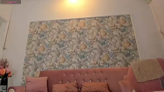 Snapshot of realhotfallingdevil chatting on 10.07.25 realhotfallingdevil online show from 10.07.25