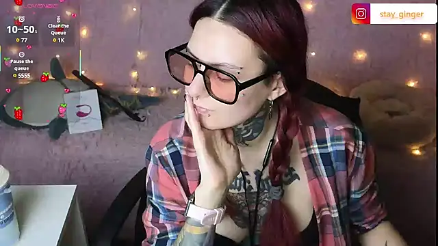 Snapshot of Ginger_Stay chatting on 02.10.25 Ginger Stay online show from 02.10.25