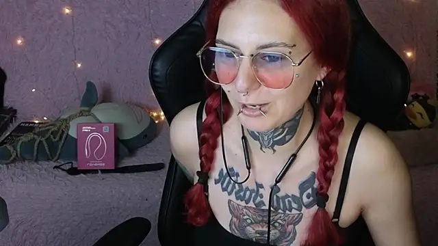Snapshot of Ginger_Stay chatting on 09.14.25 Ginger Stay online show from 09.14.25