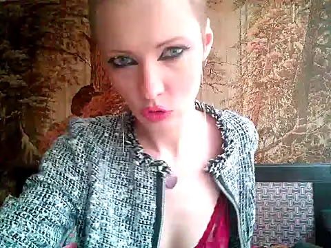 Snapshot of WildMissNiks chatting on 01.21.25 WildMissNiks online show from 01.21.25