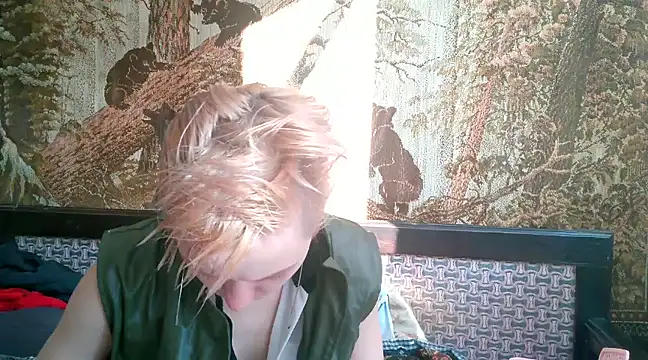 Snapshot of WildMissNiks chatting on 02.18.25 WildMissNiks online show from 02.18.25