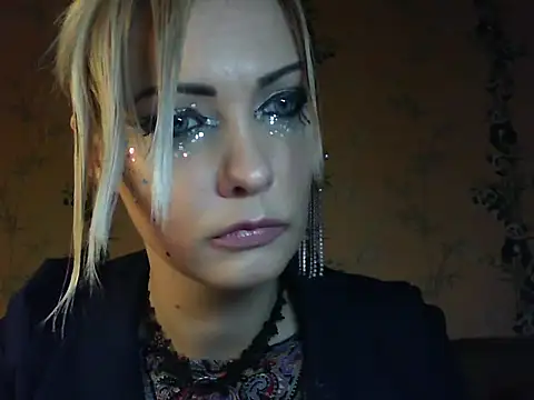 WildMissNiks online show from 04.09.26