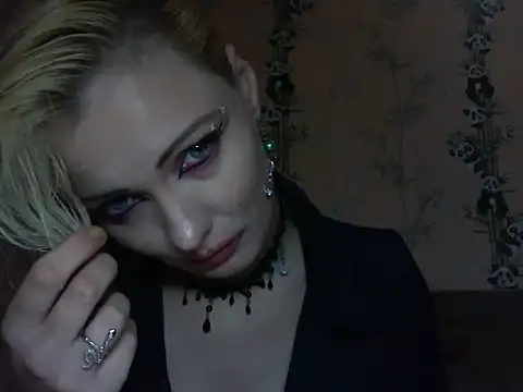 WildMissNiks online show from 05.27.26