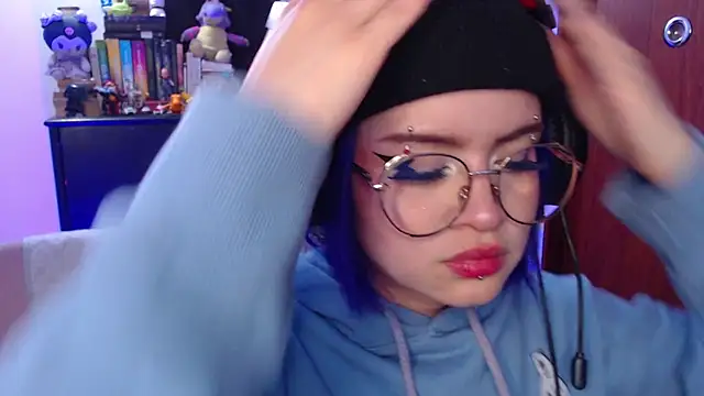 Snapshot of Raventh_ chatting on 09.25.25 Raventh online show from 09.25.25