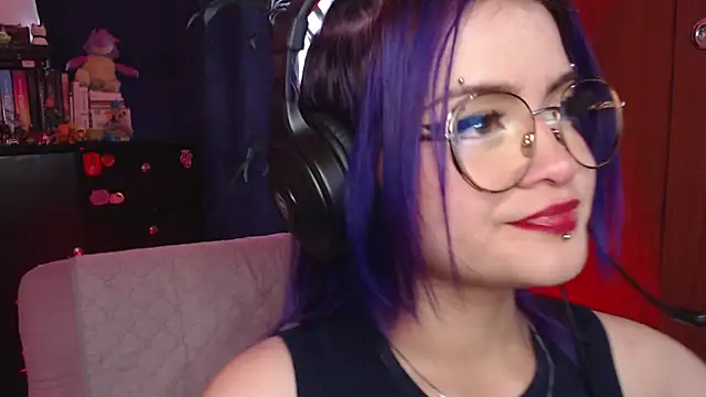 Snapshot of Raventh_ chatting on 09.26.25 Raventh online show from 09.26.25