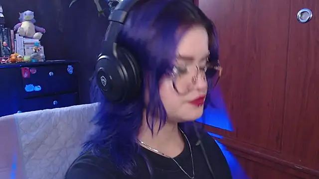 Snapshot of Raventh_ chatting on 09.27.25 Raventh online show from 09.27.25