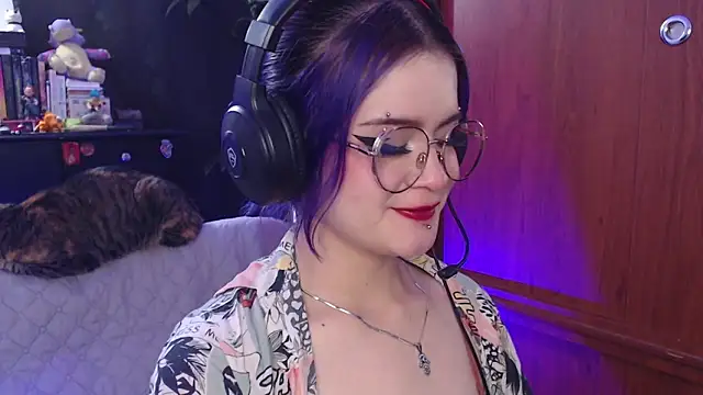 Snapshot of Raventh_ chatting on 09.30.25 Raventh online show from 09.30.25