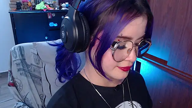 Snapshot of Raventh_ chatting on 10.17.25 Raventh online show from 10.17.25