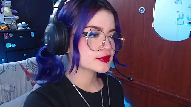 Snapshot of Raventh_ chatting on 10.18.25 Raventh online show from 10.18.25