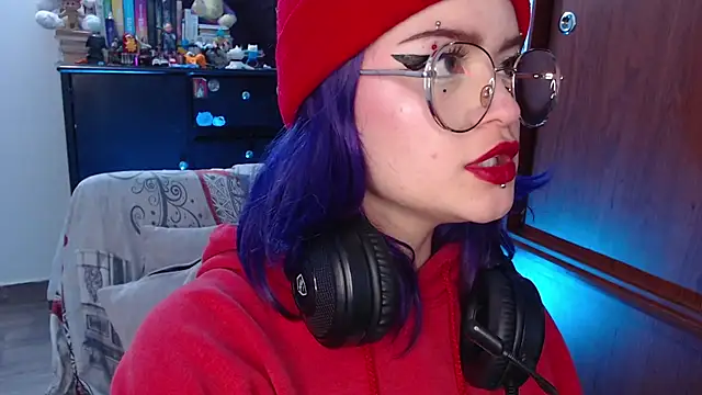 Snapshot of Raventh_ chatting on 10.20.25 Raventh online show from 10.20.25