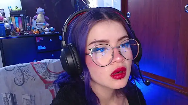 Snapshot of Raventh_ chatting on 10.21.25 Raventh online show from 10.21.25