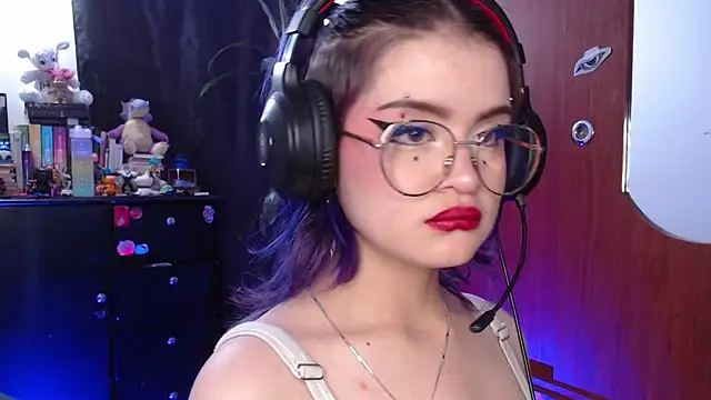 Snapshot of Raventh_ chatting on 11.01.25 Raventh online show from 11.01.25